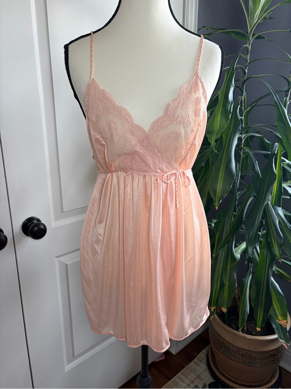 Vintage 70’s Babydoll Peach/Pink Camisole With Floral Lace Trim And Side Bow